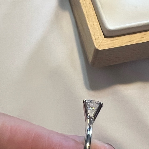 14KT Gold Ring - Picture 7 of 9